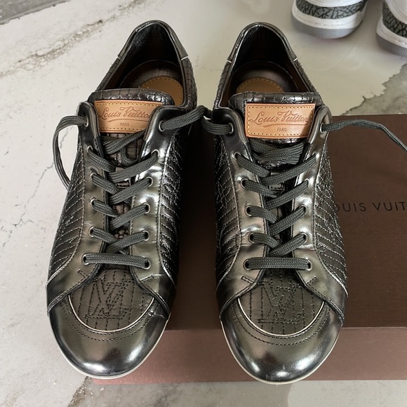 Louis Vuitton womens sneakers - Picture 2 of 6
